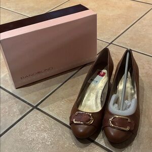 Bandolino Brown Leather Women's Shoes with Gold Buckle